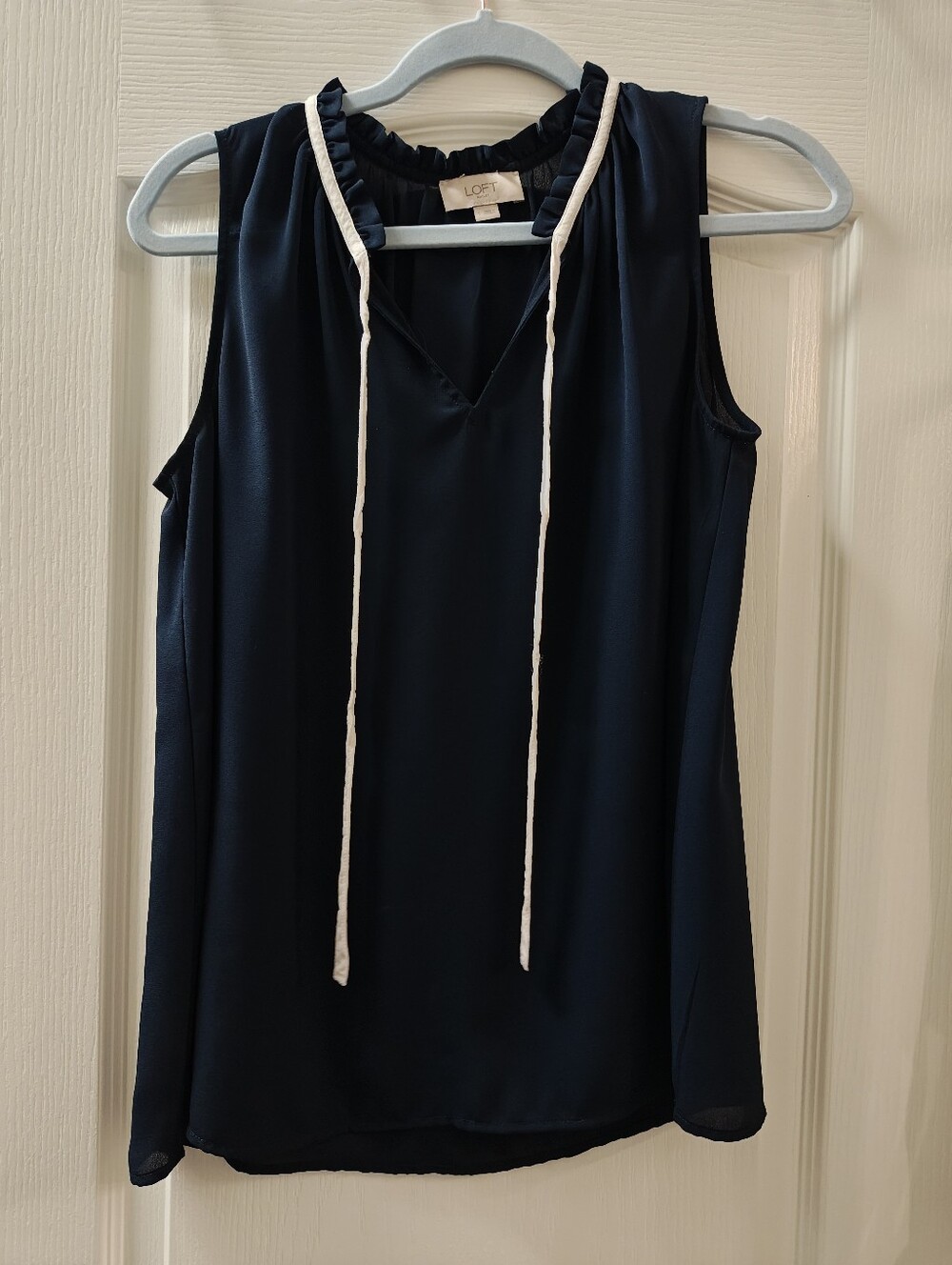 LOFT Navy Sleeveless Tie-Detail Shell with White Ties
